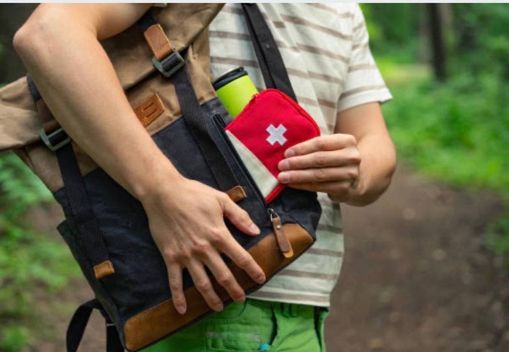 What to Pack in a Flare Kit Australia